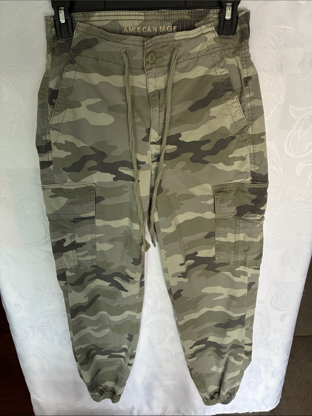 American Eagle Outfitters Women’s Olive Camo Cargo Pants